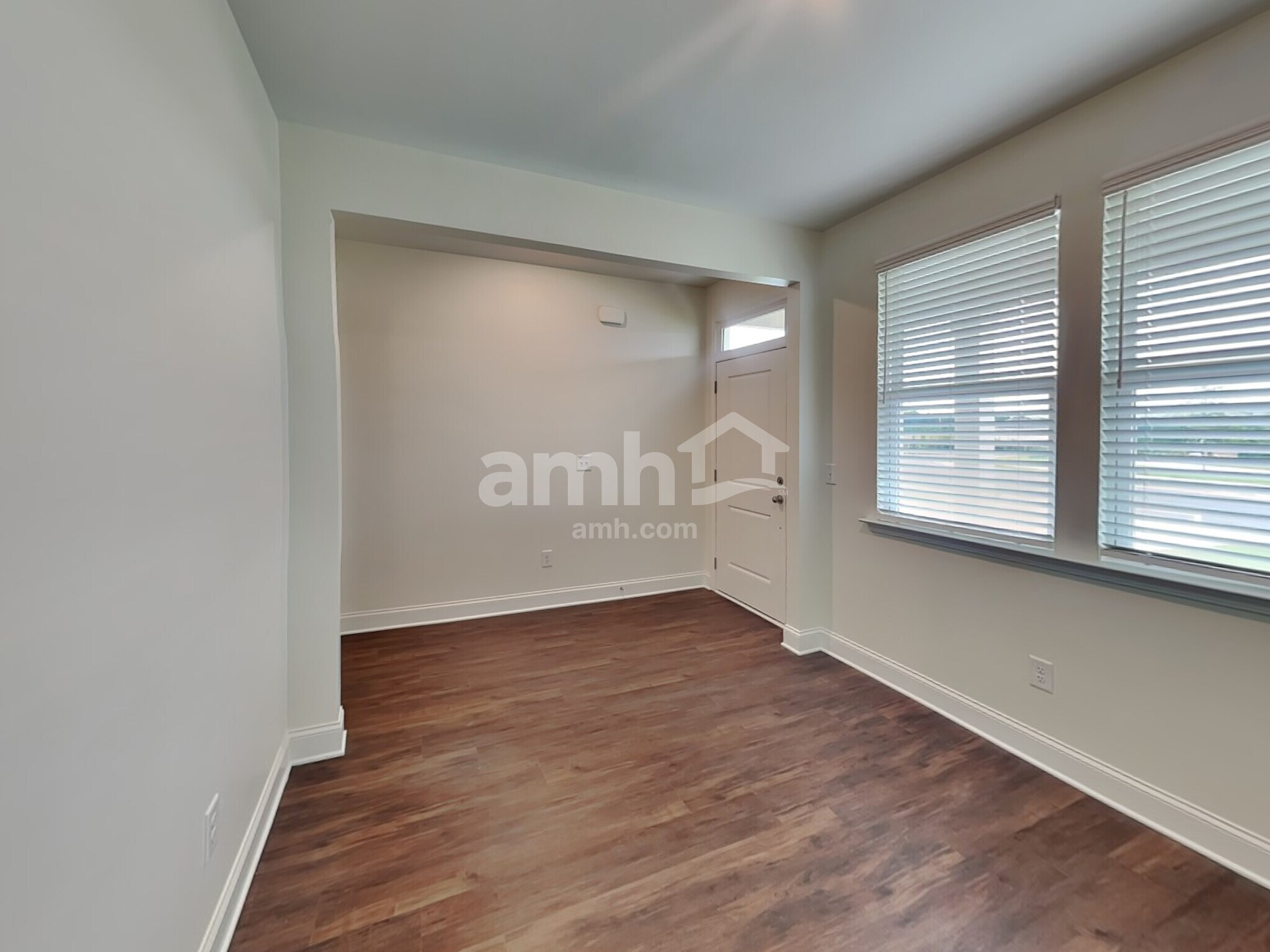 Building Photo - 3860 Chivalry Dr