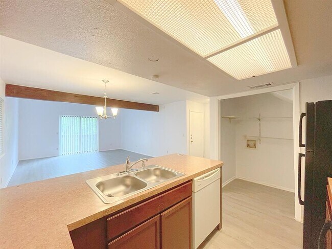 Building Photo - 3570 Ranch Rd 2222