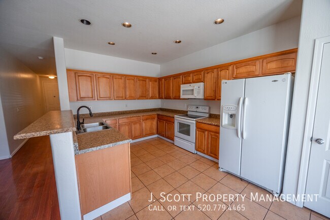 Building Photo - 3425 E Bartlett Dr
