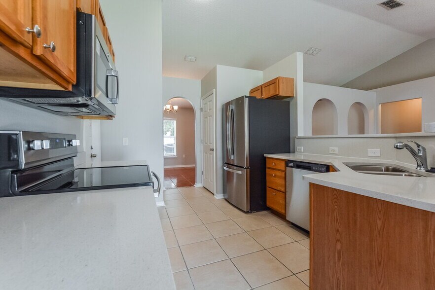 Building Photo - 421 Eagle Dr