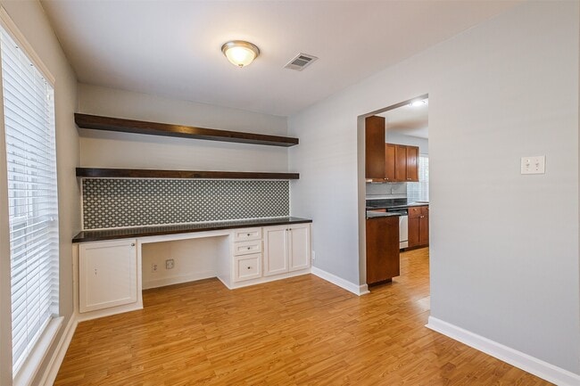 Building Photo - 12919 Westella Dr