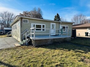 Building Photo - 42160 N 6th Ave