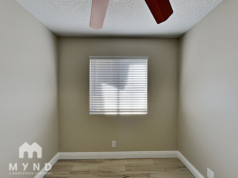 Building Photo - 433 Longtree Ave