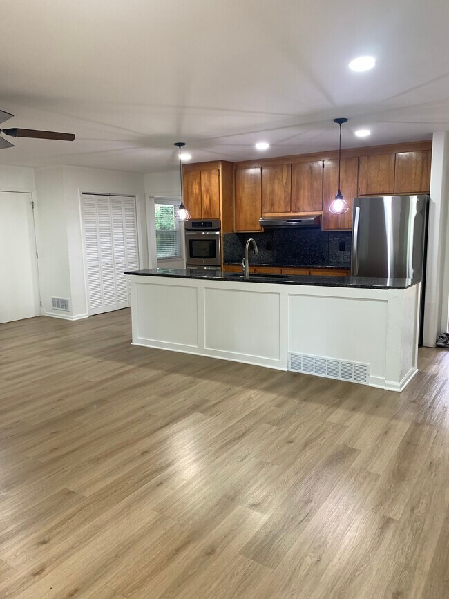 Building Photo - 1714 S Johnson Ferry Rd NE