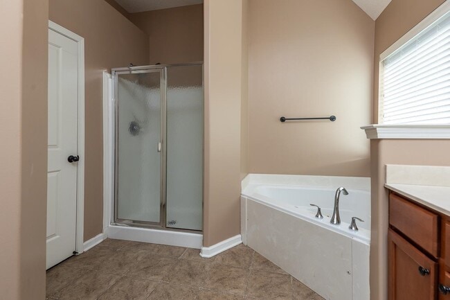 Building Photo - 12387 Bevan Dr