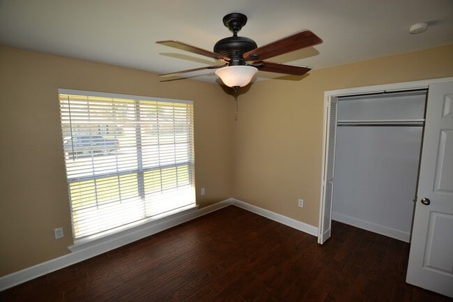 Building Photo - Newly Renovated 3 Bedroom Home in Sherwood...