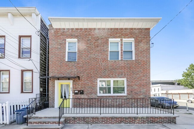 Building Photo - 47 Carlton Ave