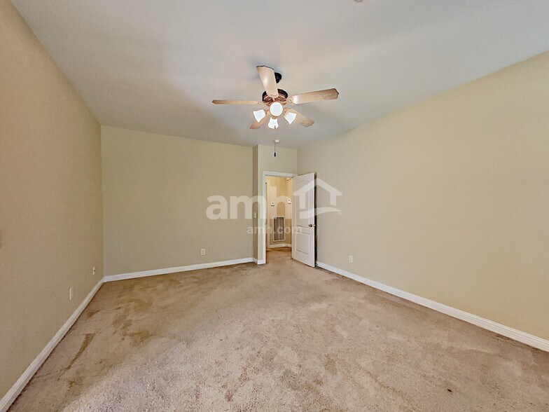 Building Photo - 316 Astor Way