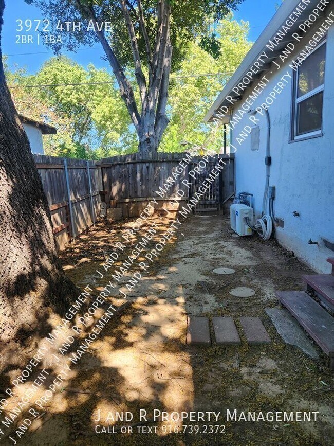 Building Photo - 3972 4th Ave