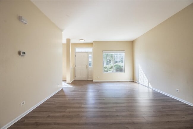 Building Photo - 2306 Reflections Dr