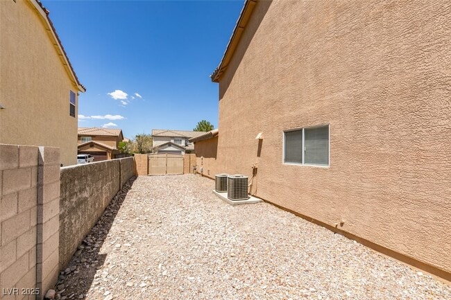 Building Photo - 6333 Adrock Ct