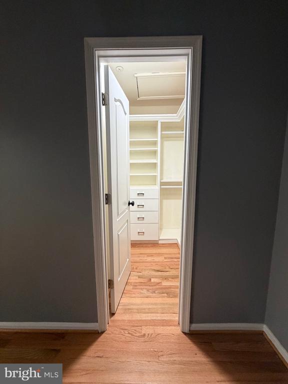 Building Photo - 7704 Periwinkle Way