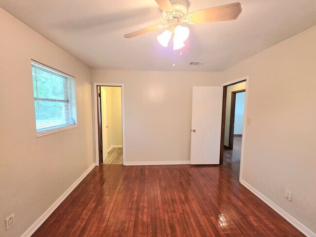 Building Photo - 6016 Sewell St