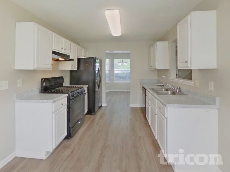 Building Photo - 464 Berkshire Pl
