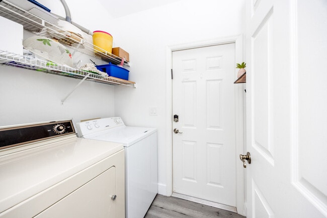 Building Photo - 4726 NW 27 Pl