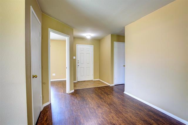 Building Photo - 7000 Sylvan Meadows Dr