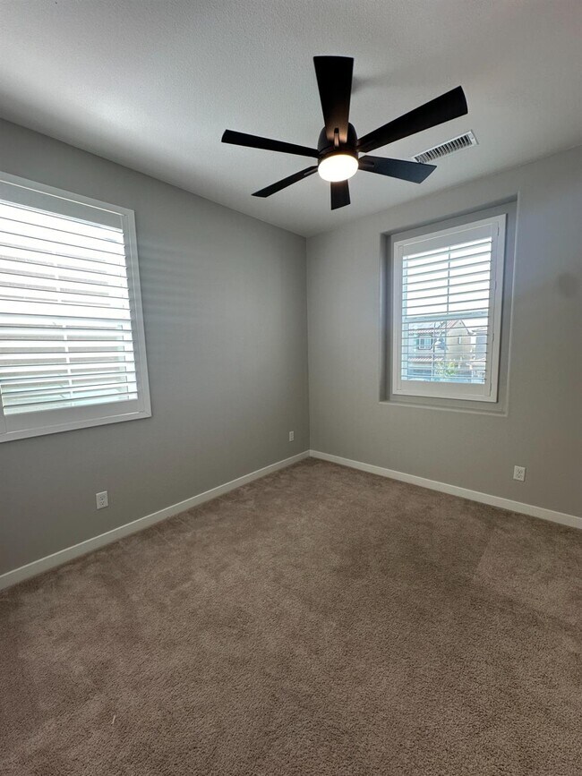 Building Photo - 4249 Hillside Rd