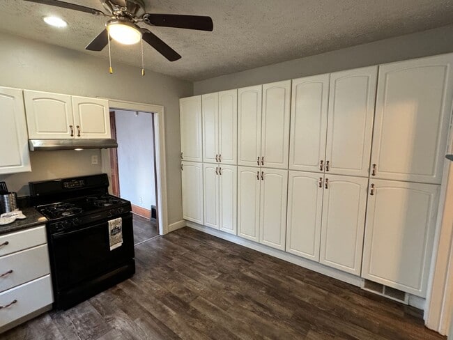 Building Photo - 1614-1616 S 4th St