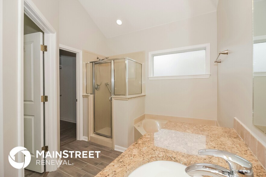 Building Photo - 372 Fleets Hill Dr