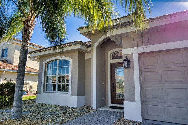 Building Photo - Annual Pool Home in The Stoneybrook Community of Venice!
