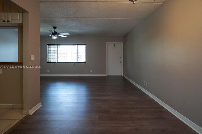 Building Photo - 2200 Springdale Blvd