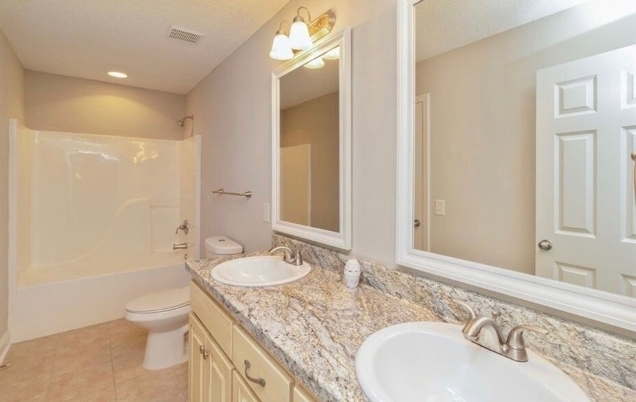 Building Photo - 224 High Ridge Ct