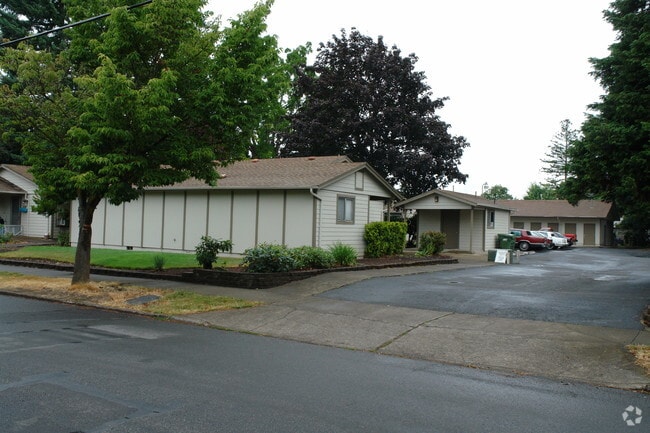 Building Photo - Highland Manor Annex