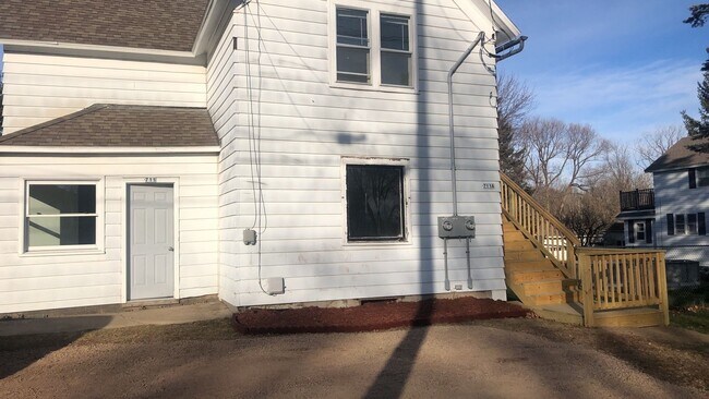 Building Photo - 711 Adler Rd