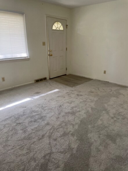 Building Photo - 740 Stinchcomb Dr