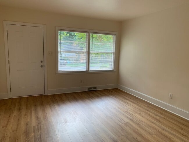 Building Photo - Cozy Echo Hills Two Bedroom Duplex