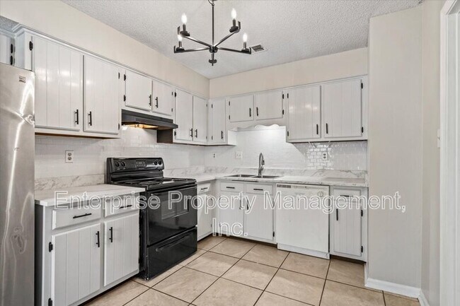 Building Photo - 7103 Tagen Dr