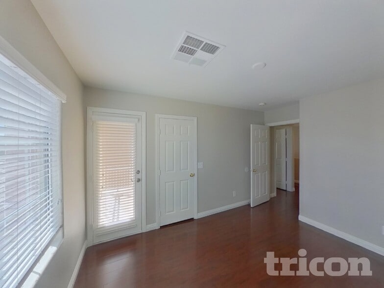 Building Photo - 3643 Sanwood St