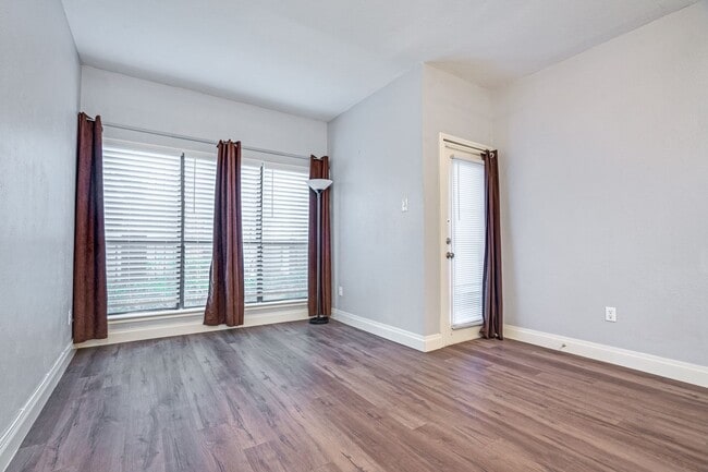 Building Photo - Charming One Bedroom Condo in Richardson!