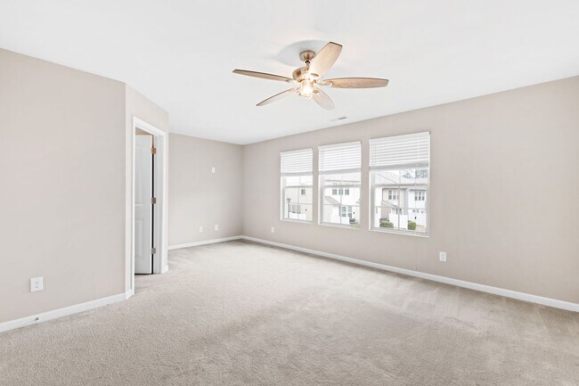 Building Photo - Modern Elegance in Brightleaf: 3-Bedroom Townhouse with Amenities Galore