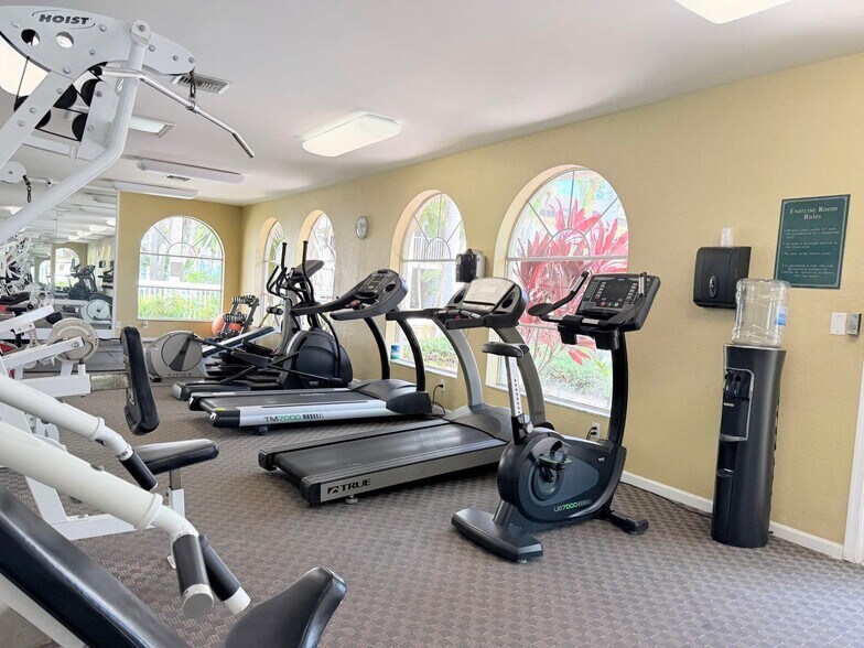 Building Photo - 13206 Glenmoor Dr