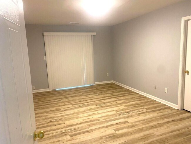 Building Photo - 8055 S Bay Ct