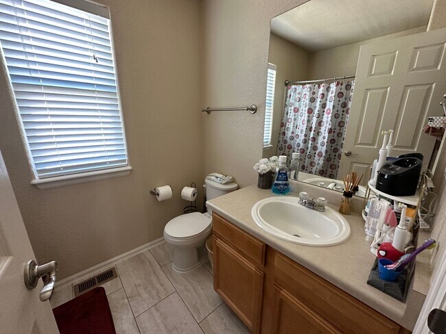 Building Photo - Stunning 4-bedroom 4-bathroom Home Close to Fort Carson, Schriever AFB, and Peterson SFB!!!