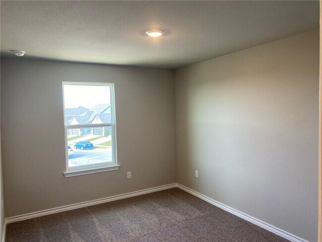 Building Photo - 670 Pepperbark Loop