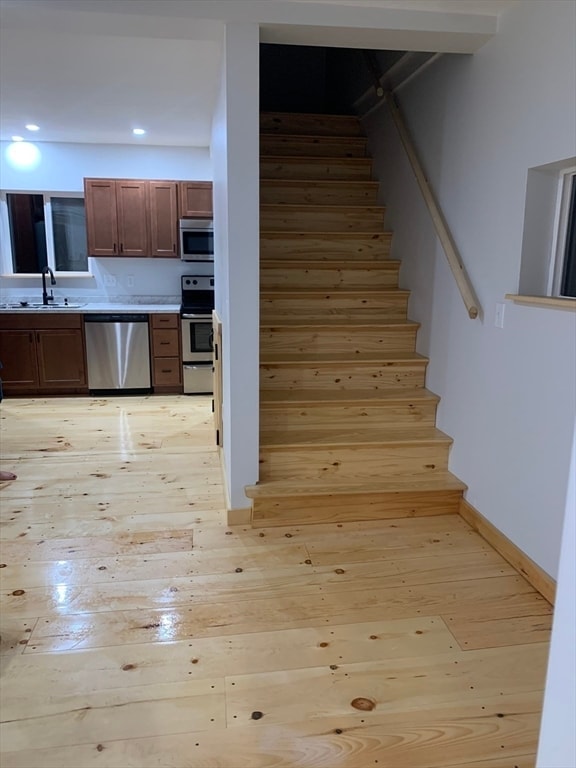 Building Photo - 88 Miller St