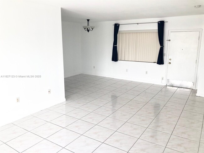 Building Photo - 462 Golden Isles Dr
