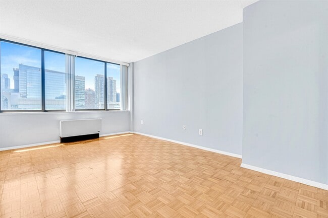 Building Photo - 45 River Dr S