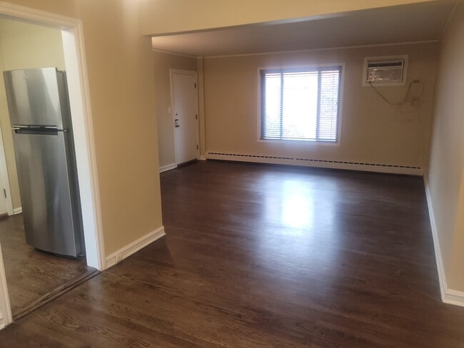 Building Photo - 1540 Ashland Ave