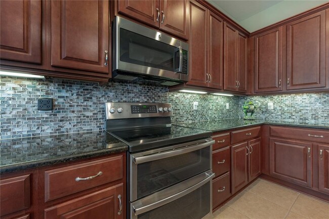 Building Photo - 1802 Pacific Dunes Dr