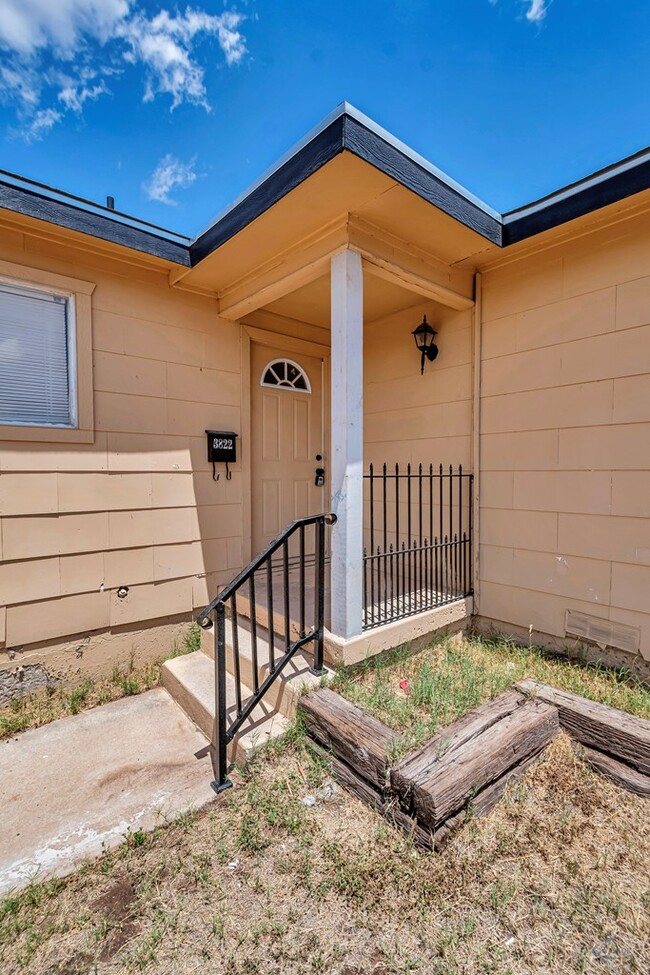 Building Photo - 3822 Walnut Ave