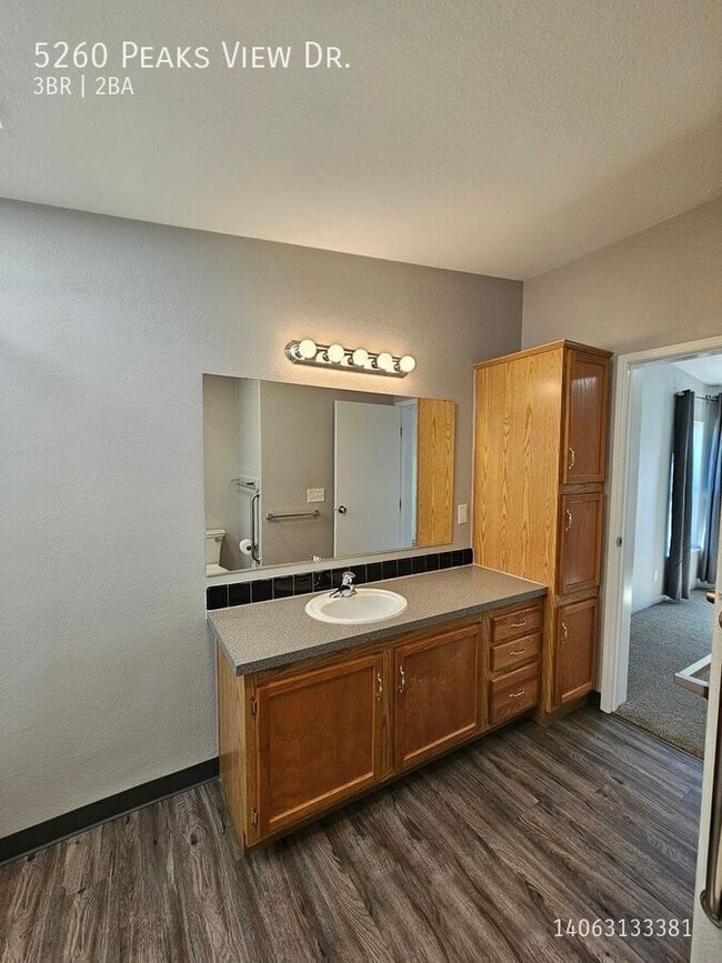 Building Photo - 5260 Peaks View Dr