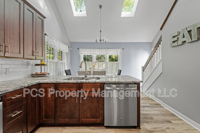 Building Photo - 12605 Jolly Pl