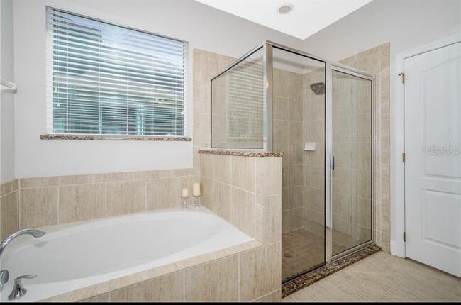 Building Photo - 8754 Ribault Ave