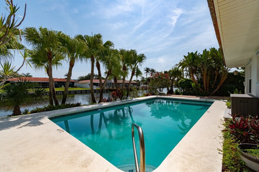 Building Photo - 179 Jamaica Dr