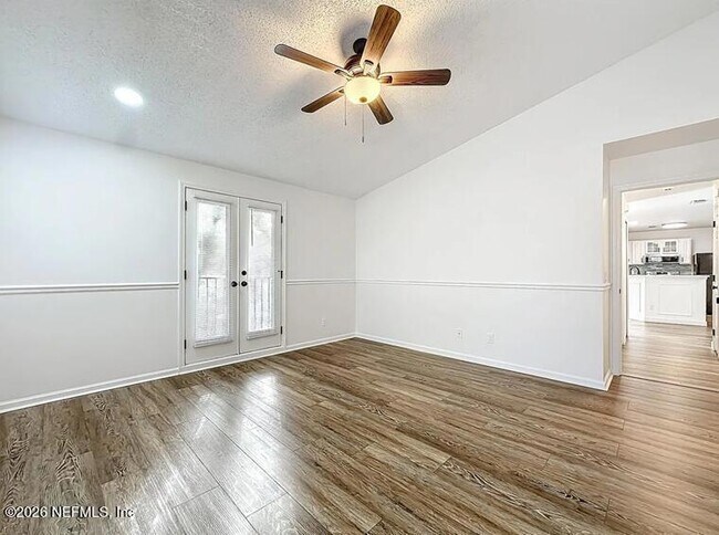 Building Photo - 13715 Richmond Park Dr N