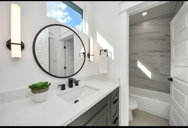 Building Photo - 7911 Lynette St